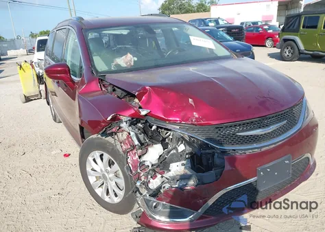 2018 Chrysler Pacifica Touring L Plus из США, поврежденный, VIN 2C4RC1EG5JR139509